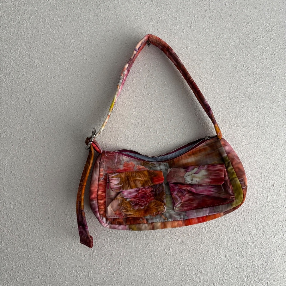 BAGGU x Collina Strada - Cargo Shoulder Bag - Berry Chrysanthemum - Picture 2 of 8